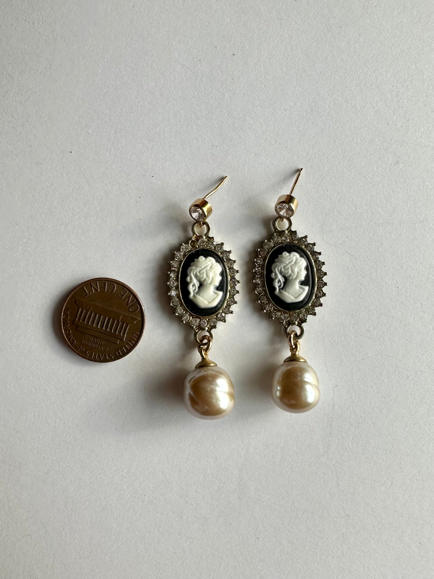 Glamorous Pearl Cameo Dangles